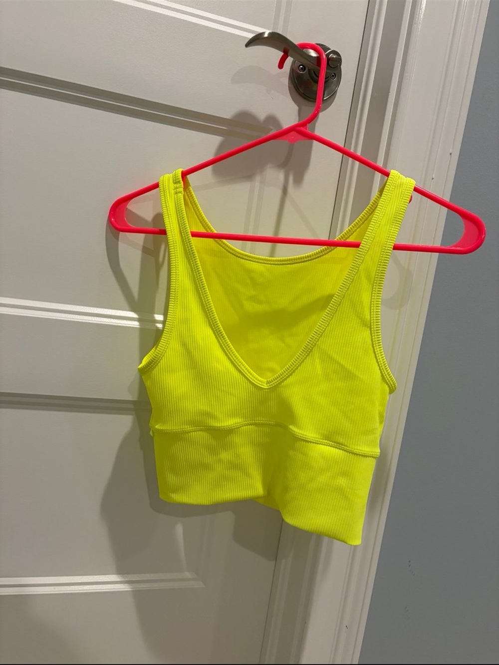 Women’s Lululemon ribbed power pivot top
